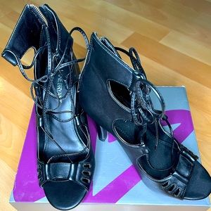 Brand new Women’s lace up Booties